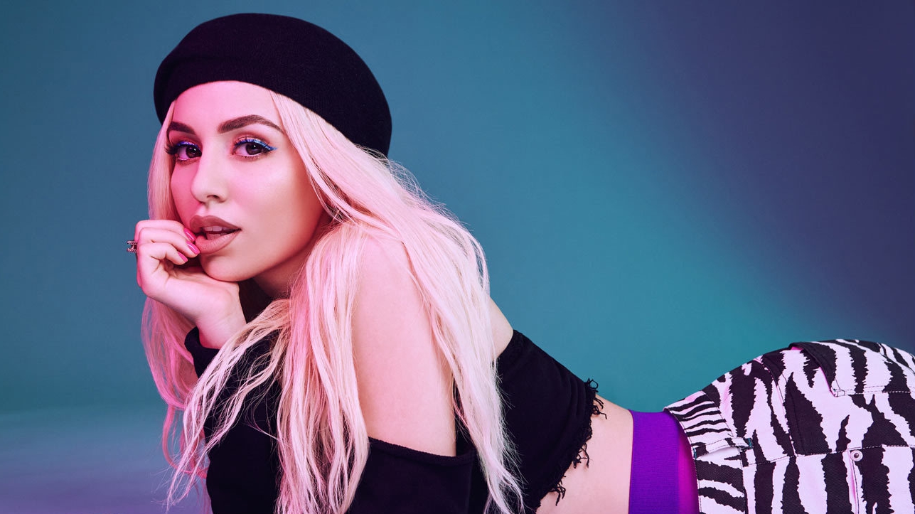 AVA MAX